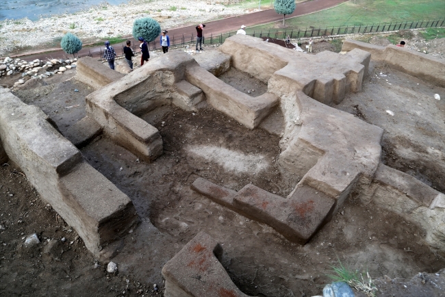 Mersin Yumuktepe Höyüğü'nde 9 bin yıllık mühür bulundu